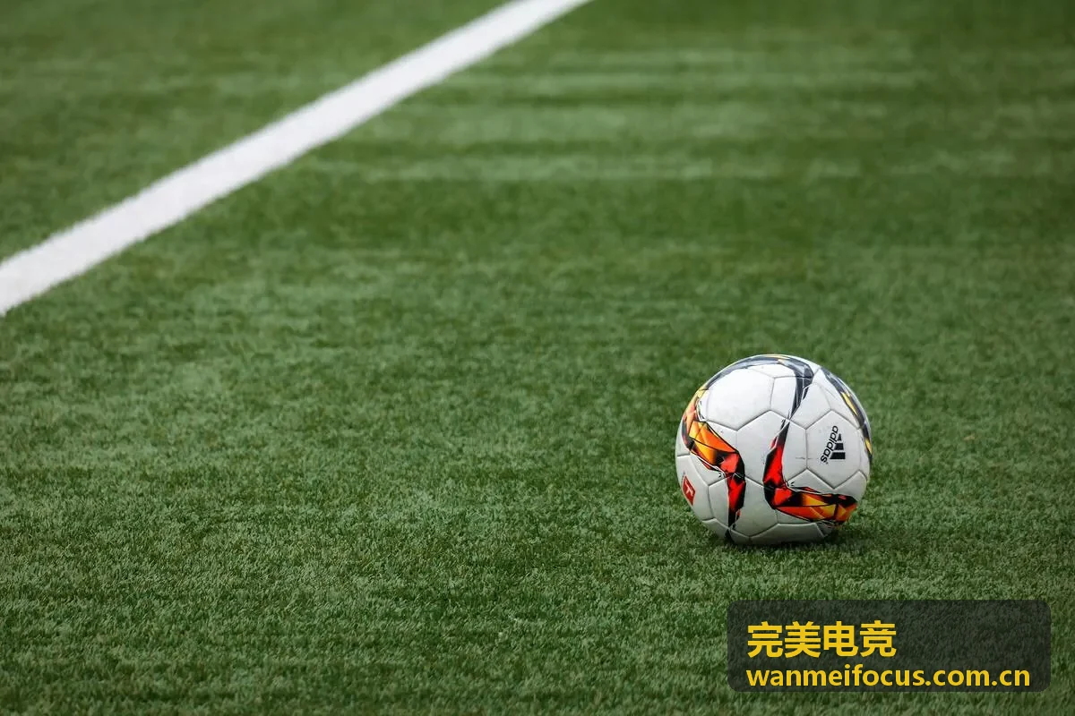 完美电竞热门专题：进阶战术指南对线到转线控制权演变
